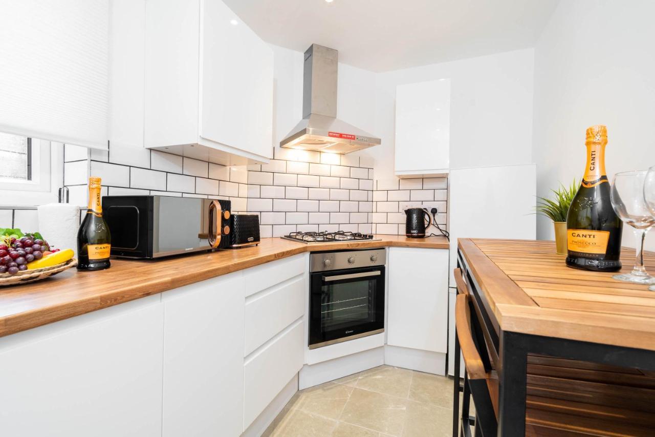 Two Bedroom Apartment - En Suites - Smart Tv'S - Wifi - Netflix - Bearwood Бірмінгем Екстер'єр фото